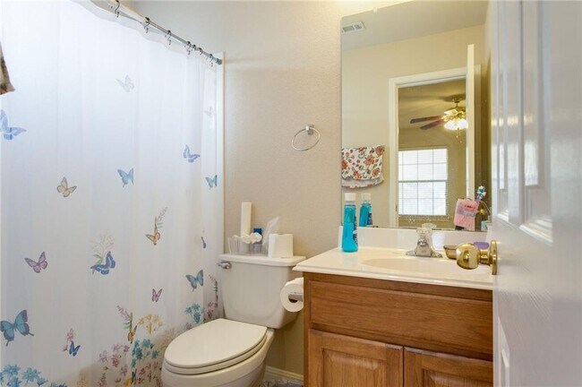 Building Photo - 15709 Belfin Dr