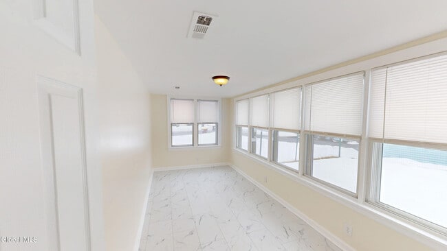 Building Photo - 18 Whitney Rd