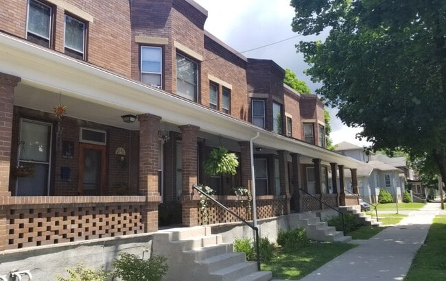 Primary Photo - 125 4th St