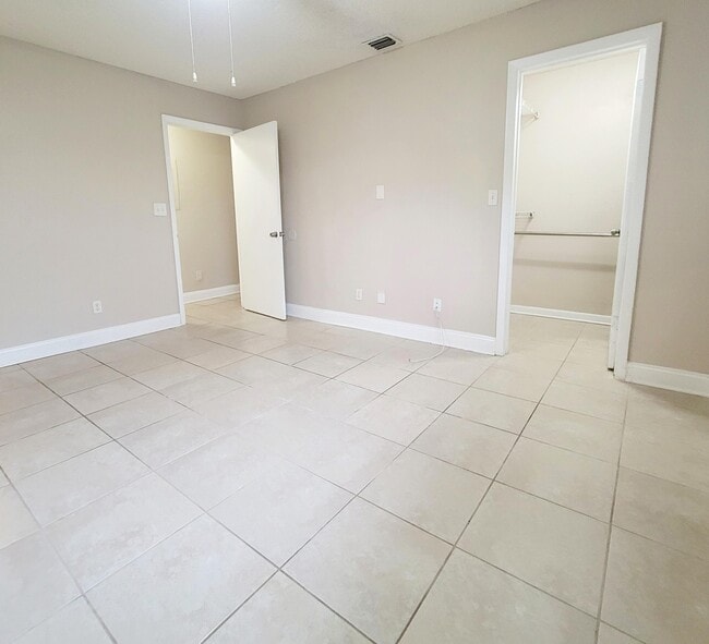 Building Photo - 3421 NW 44th St