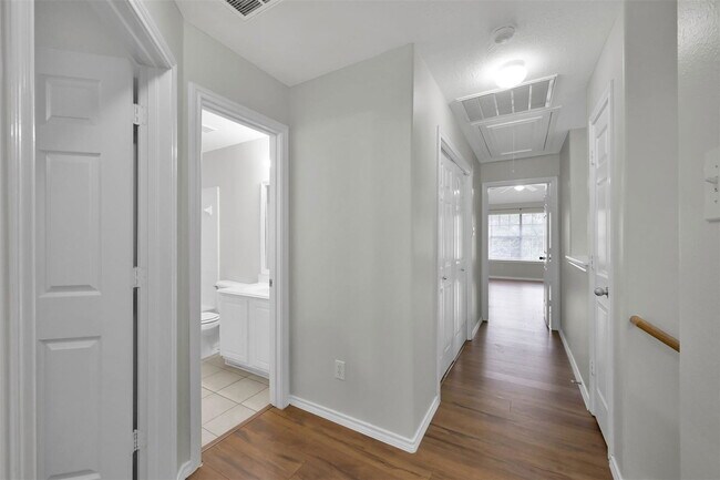Building Photo - 214 W Stedhill Loop