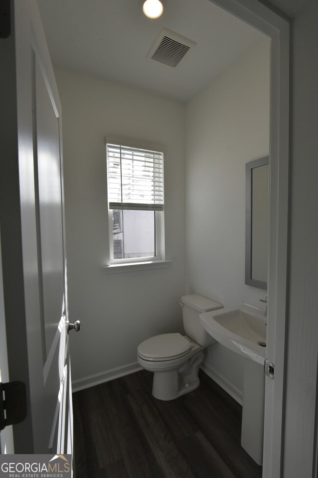 Building Photo - 2839 Rosehall Way