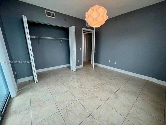 Building Photo - 2641 N Flamingo Rd