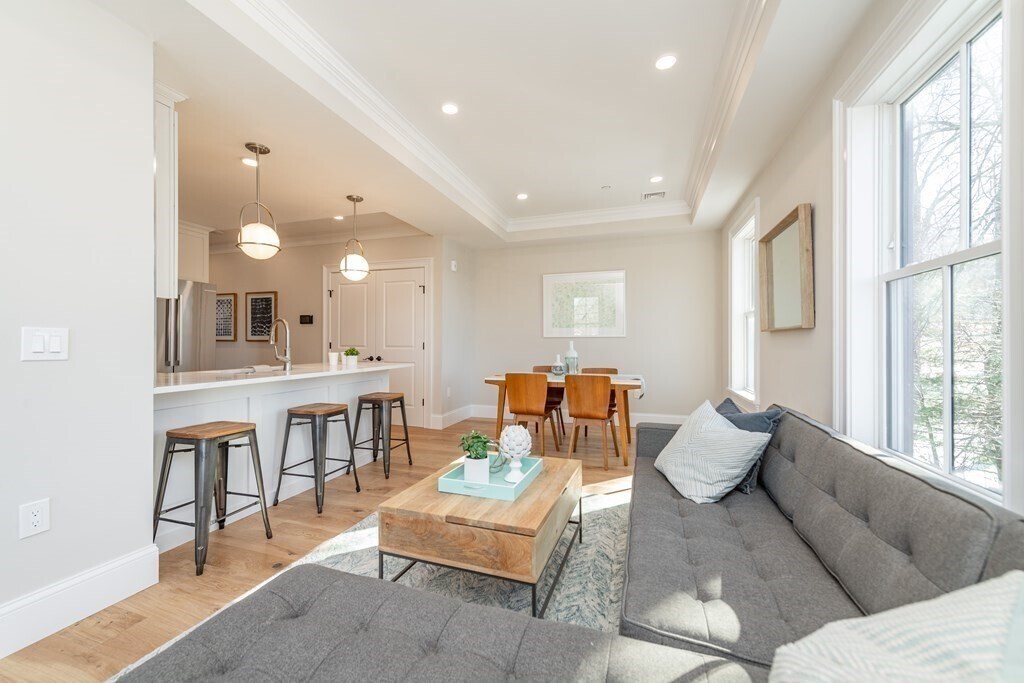 Building Photo - 106 Forest Hills St