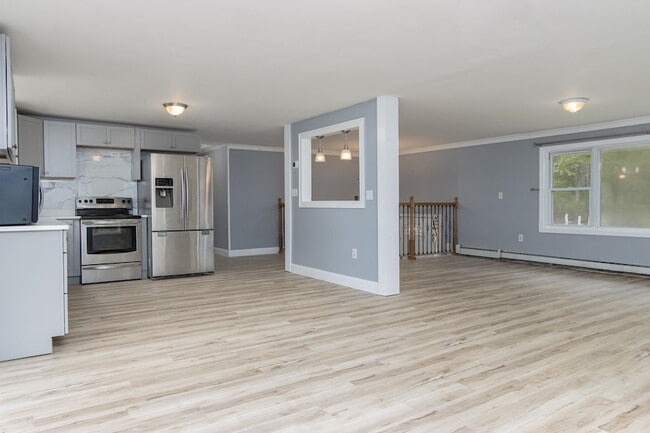 Building Photo - 240 Leda Ave