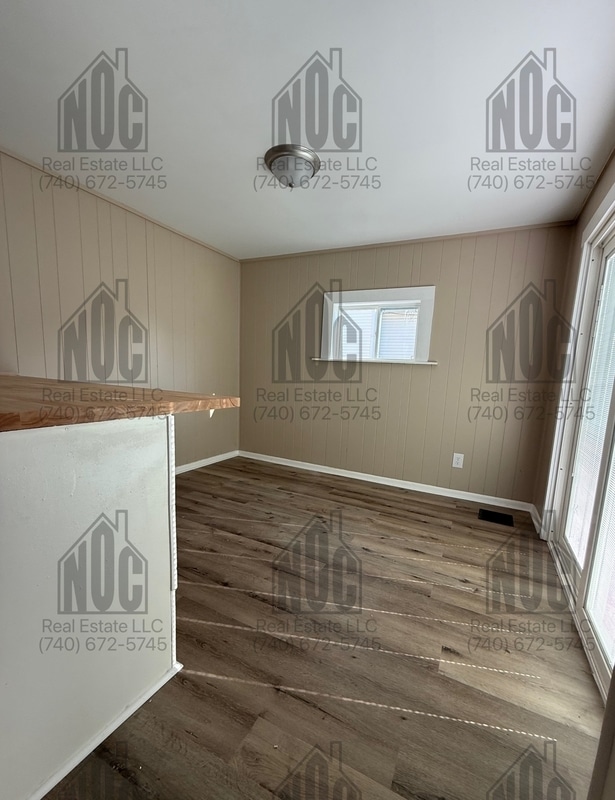 Building Photo - 148 1/2-148 1/2 E Allen St