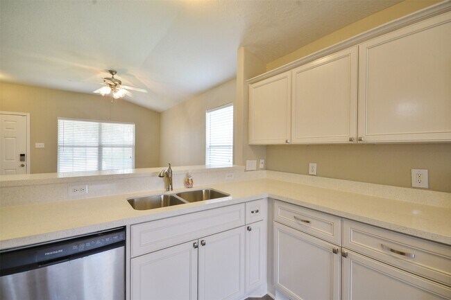 Building Photo - 13027 Lark Point Ct