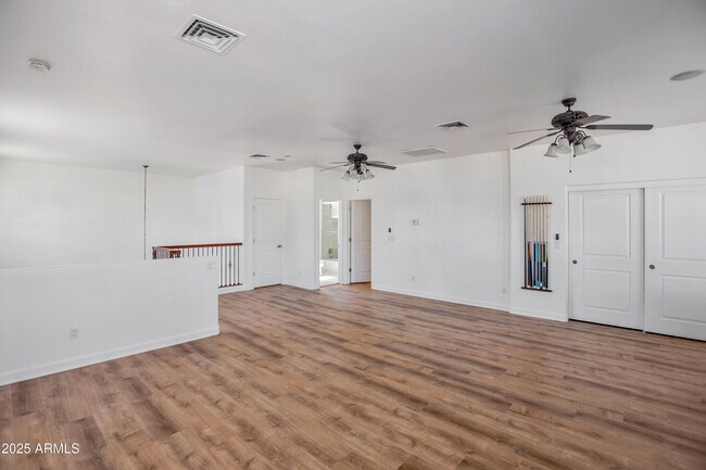 Building Photo - 4302 E Sells Dr