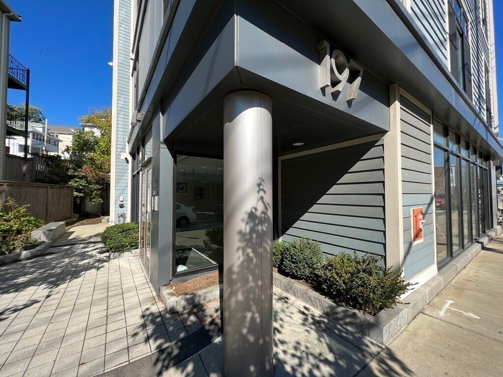 Building Photo - 197 Washington St