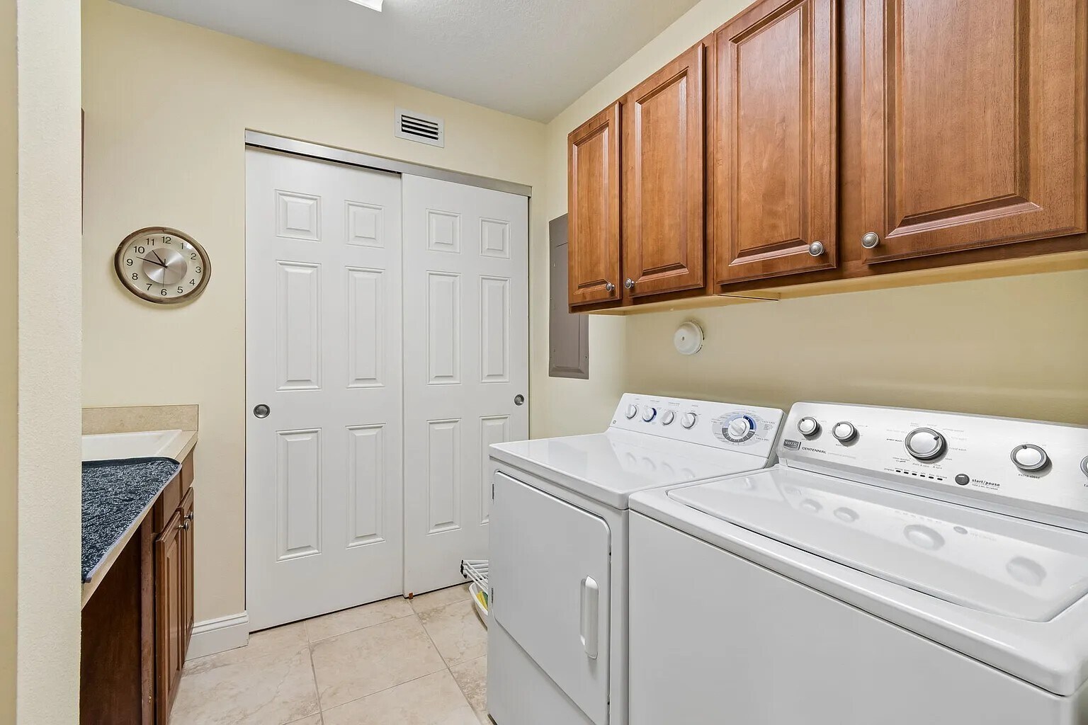 Building Photo - 7702 Lake Vista Ct