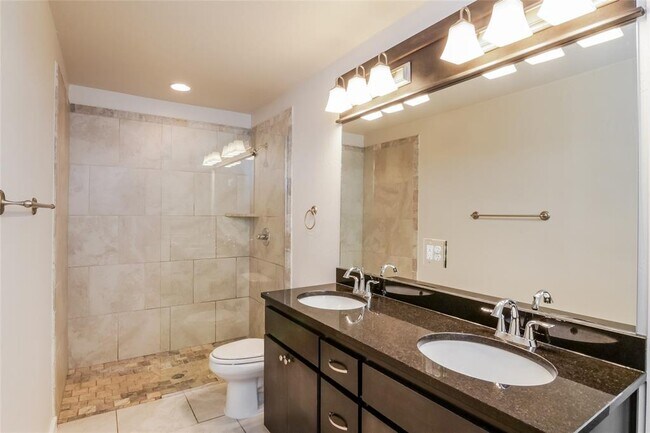 Building Photo - 508 NW 179th Cir