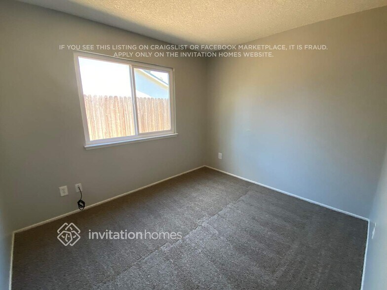 Building Photo - 2159 Greenfield Dr