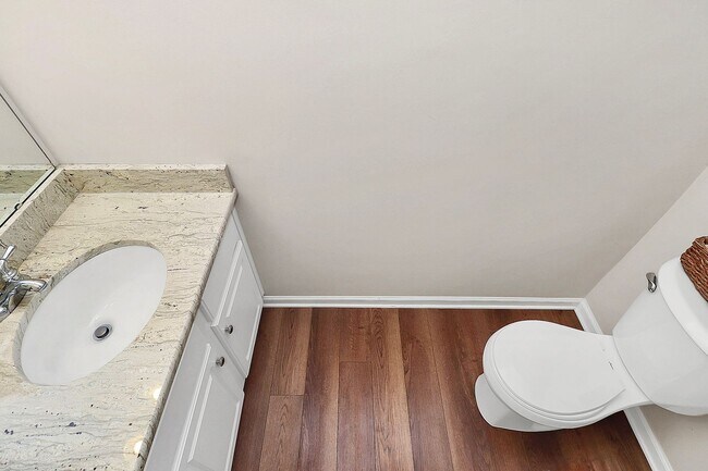 Building Photo - South Park Townhome for Rent!