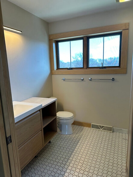 Building Photo - 1423 Williamson St