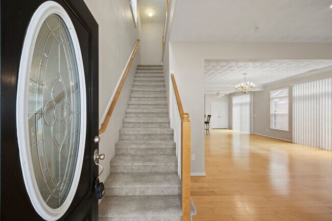 Building Photo - 5543 Botanical Dr