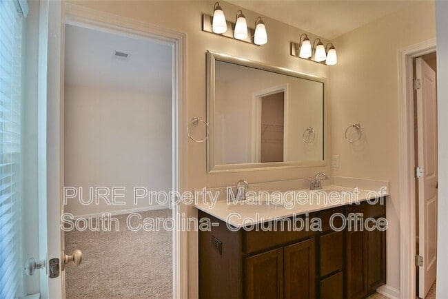 Building Photo - 215 Northwood St