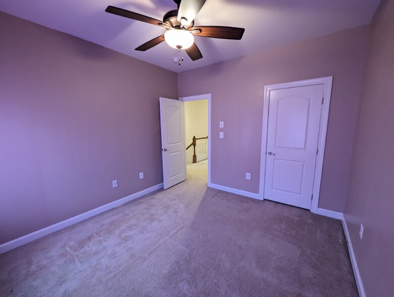 Building Photo - 42632 Offenham Terrace