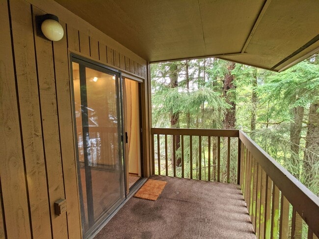 Building Photo - 2 Bed/2 Bath Spaulding Beach Condo