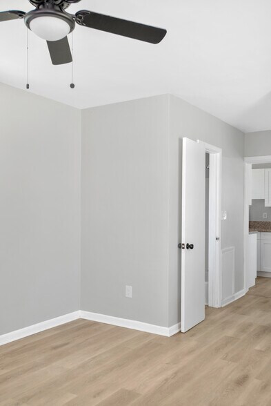 Building Photo - 310 S Mars Ave