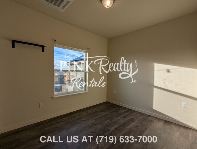 Building Photo - 1672 E Purcell Blvd