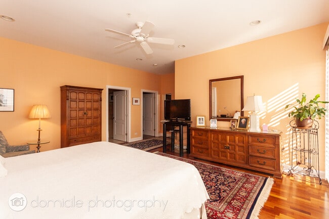 Building Photo - 4953 Oakton St