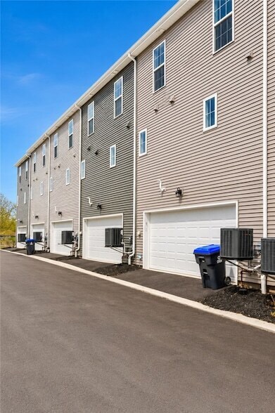 Building Photo - 210 Gress Rd