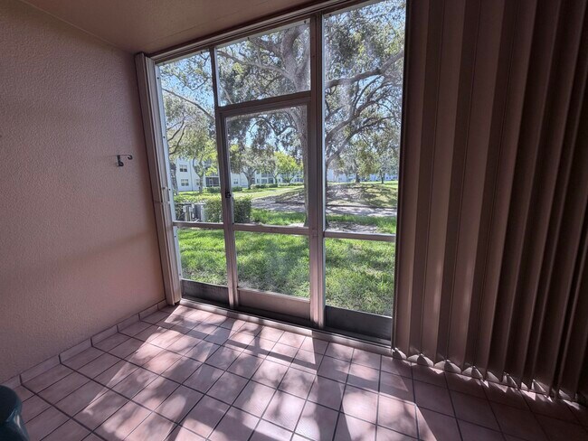 Building Photo - 1300 SW 125th Ave