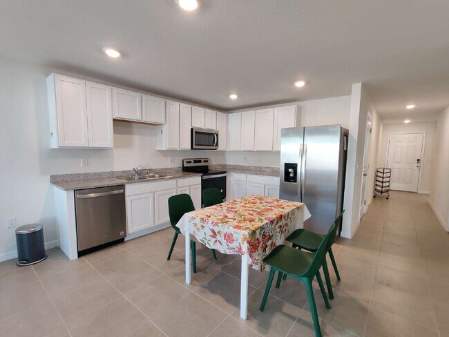 Building Photo - 3210 Suncoast Plains Dr
