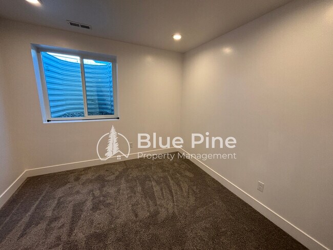 Building Photo - 5760 Wildrose Ave