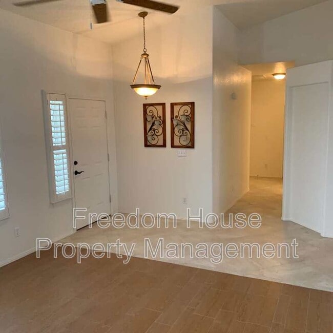 Building Photo - 3260 Helicopter Ave