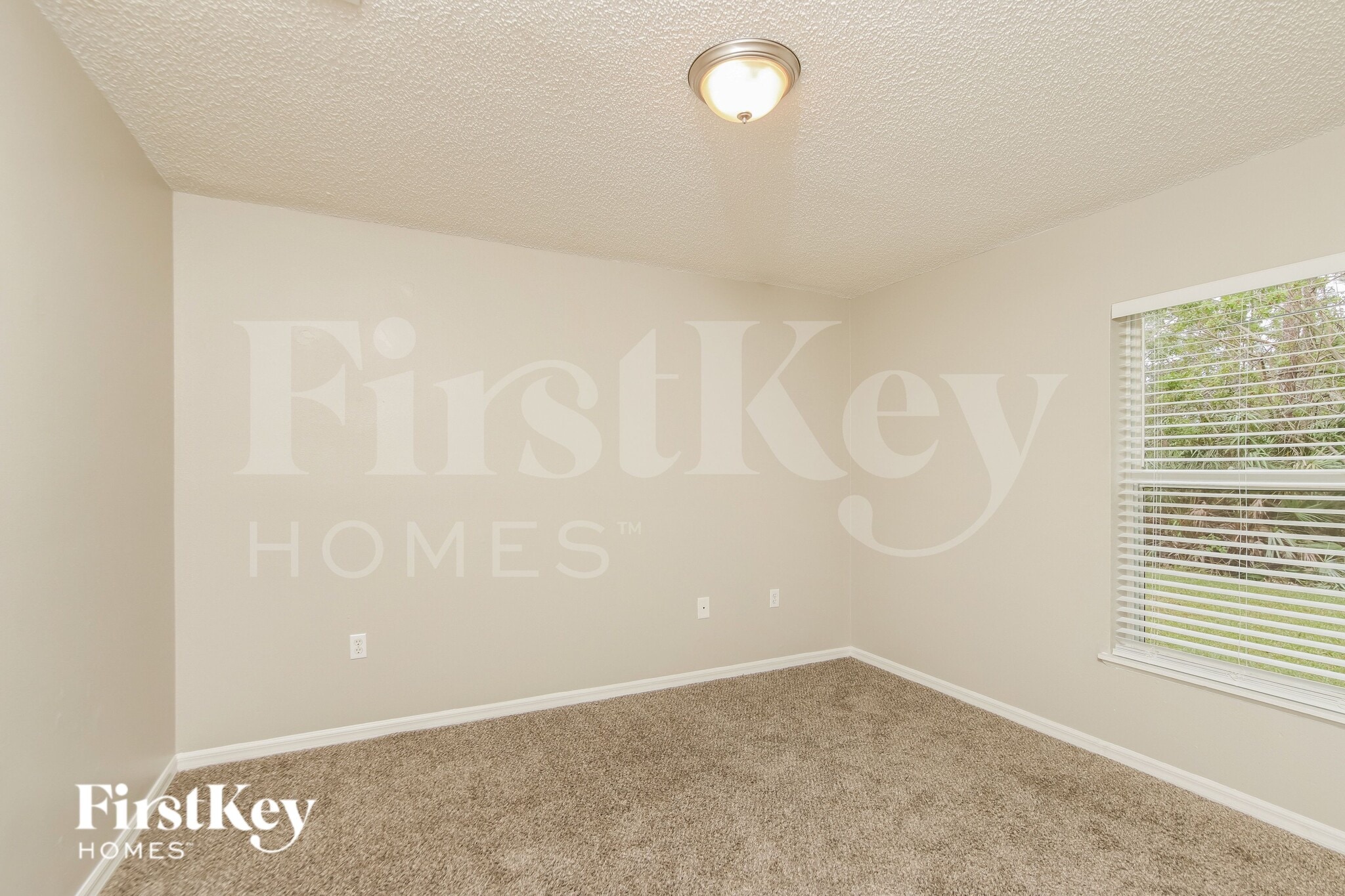 Building Photo - 544 Gagnon St SE