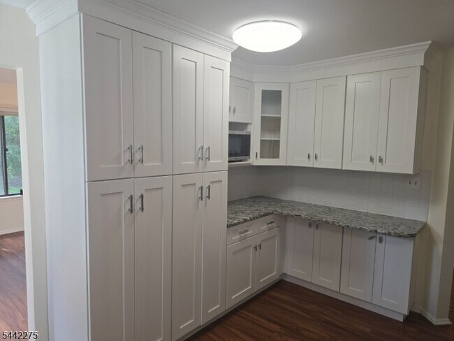 Building Photo - 41 Arbor Cir
