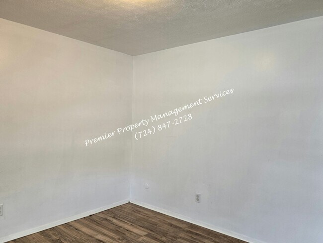 Building Photo - 455 McCleery St