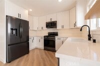 Building Photo - 1008 Delaware St