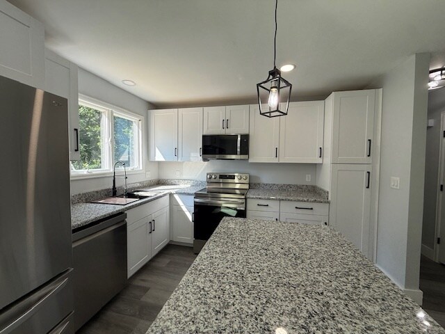 Building Photo - 305 Rollingwood Rd
