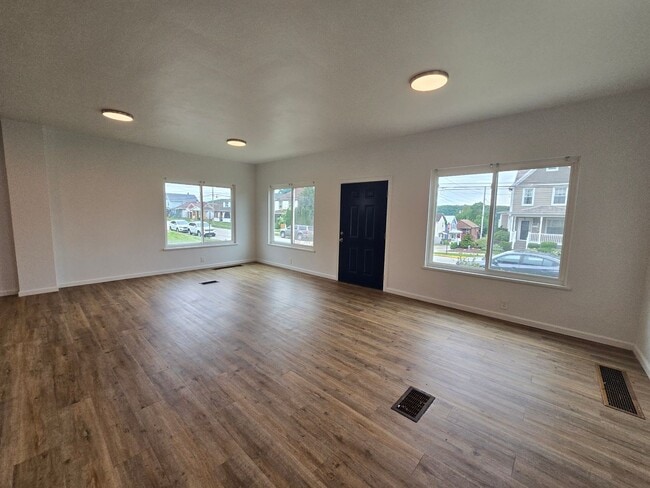 Building Photo - 2 Bedroom 1 Bathroom - Single Floor Living