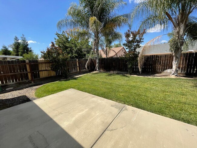 Building Photo - Lovely NW Visalia home coming soon!