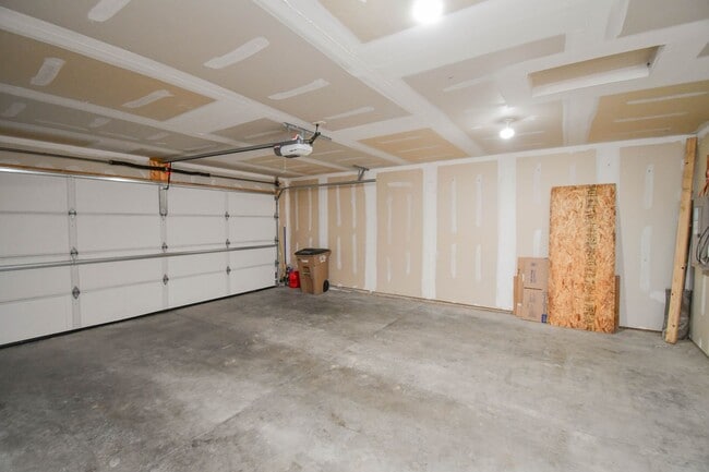 Building Photo - 6010 W Bloomfield Pl