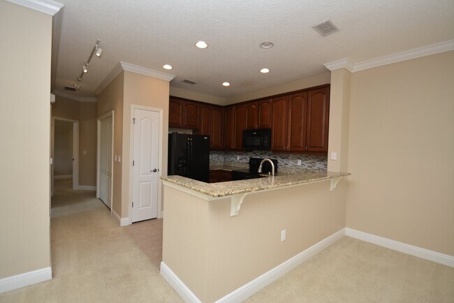 Building Photo - Tidelands Condo! Community amenities!