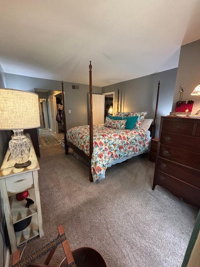 Building Photo - 1041 Wirewood Dr