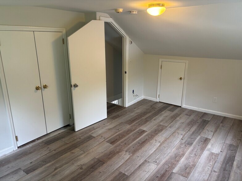Building Photo - 412 Ruskey Ln