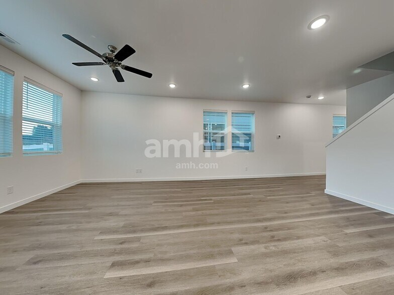 Building Photo - 5012 Washington St SE