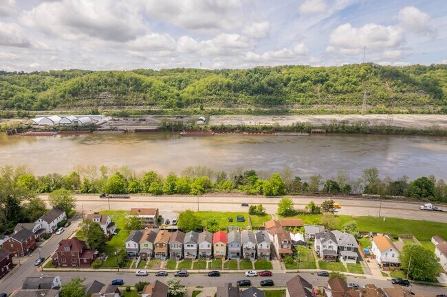 Building Photo - Stunning 2 bedroom home in Ambridge available July 1!