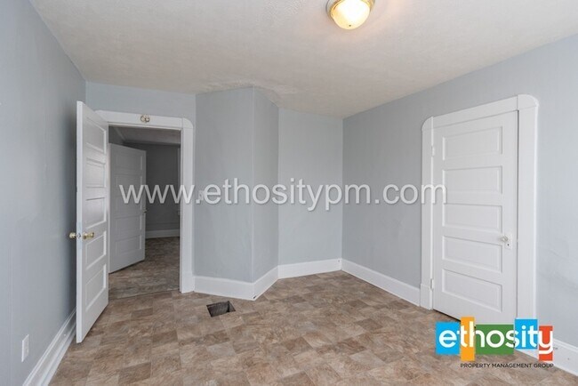 Building Photo - 2142 Webb St, Indianapolis, IN