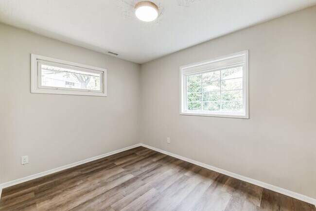 Building Photo - 9302 Holbrook Dr