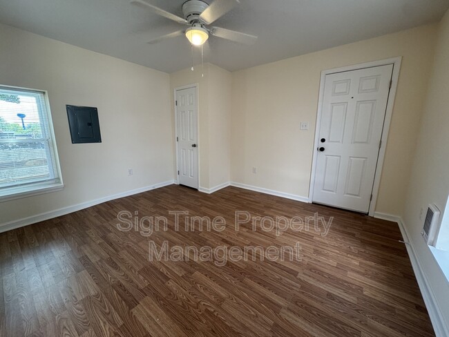 Building Photo - 40 N Conococheague St