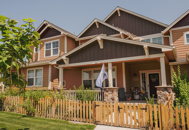 Primary Photo - Wonderful Townhome