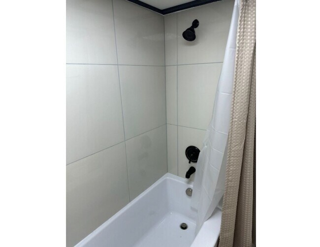 Building Photo - 651 Chena Hot Springs Rd