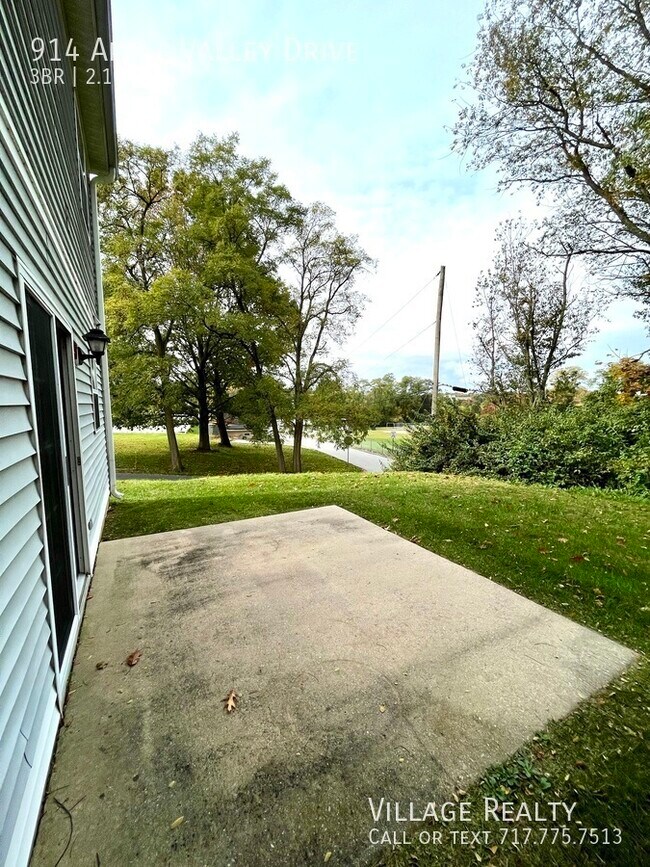 Building Photo - 914 Apple Valley Dr