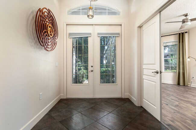 Building Photo - 3961 Knott Dr